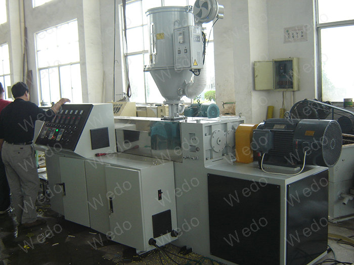 HDPE plastic spiral corrugated pipe extrusion production machine